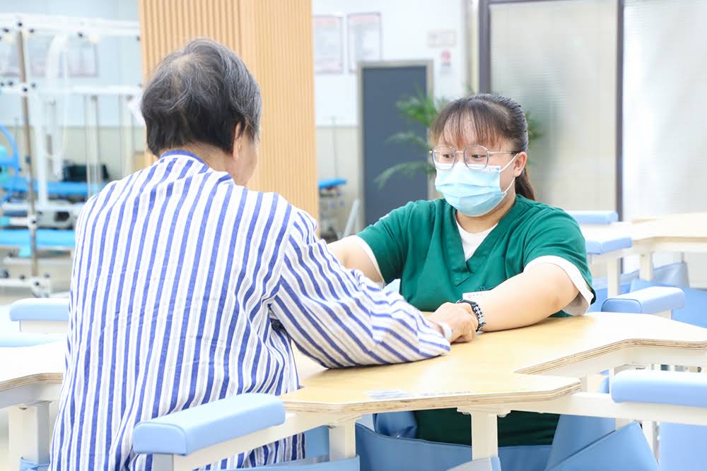 专业康复医疗，帮助更多患者回归健康幸福人生